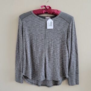 For All Seasons by Paper Crane | Green Ribbed Top Large New.